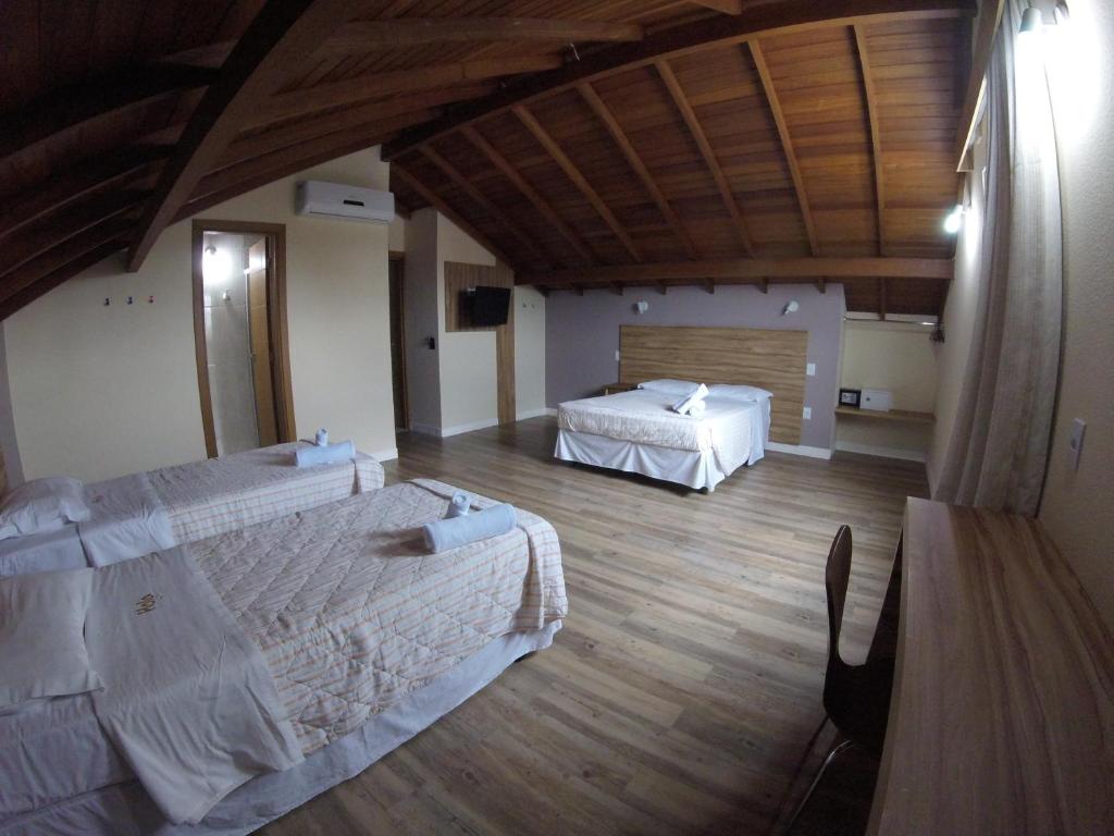  Hotel Hola