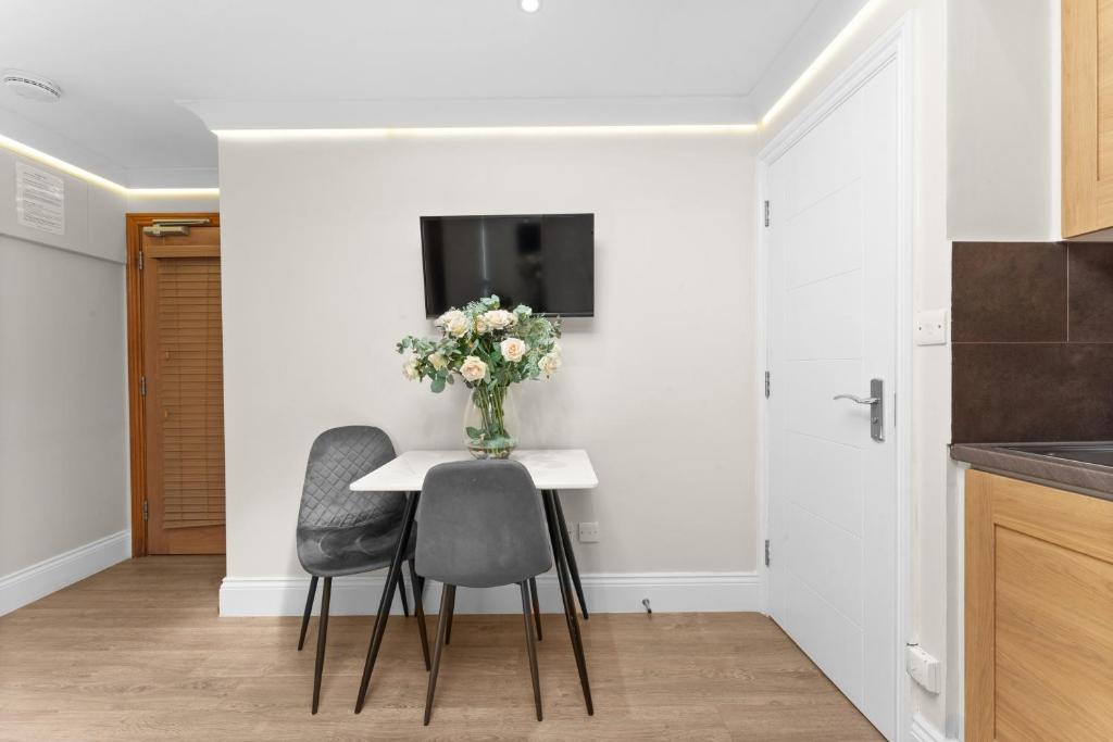 Cleveland Residences Russell Square - Lower Ground Floor Budget Studio