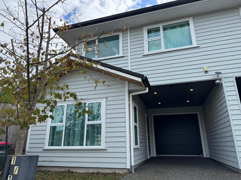 Newly Built 3 BDMs Besides Chartwell Shopping Mall - Resim 22