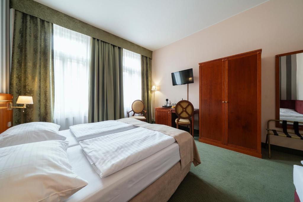 Hotel Raffaello Prague - Resim 44