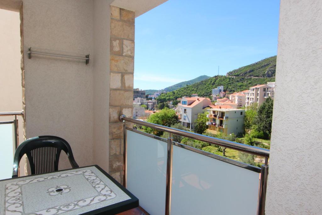 Mila & Aleksandr Apartments - 11