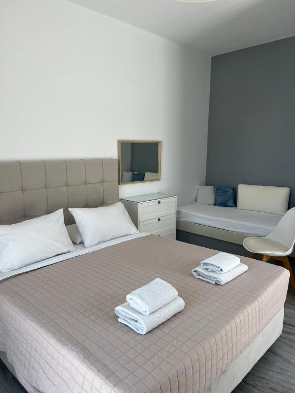 Athina's blue studios - 10