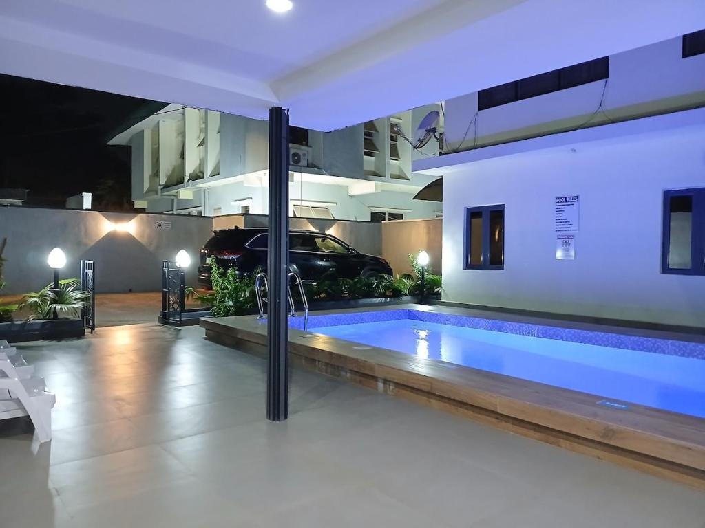 Bazén v ubytování Enchanting Two bedroom Home with Pool nebo v jeho okolí