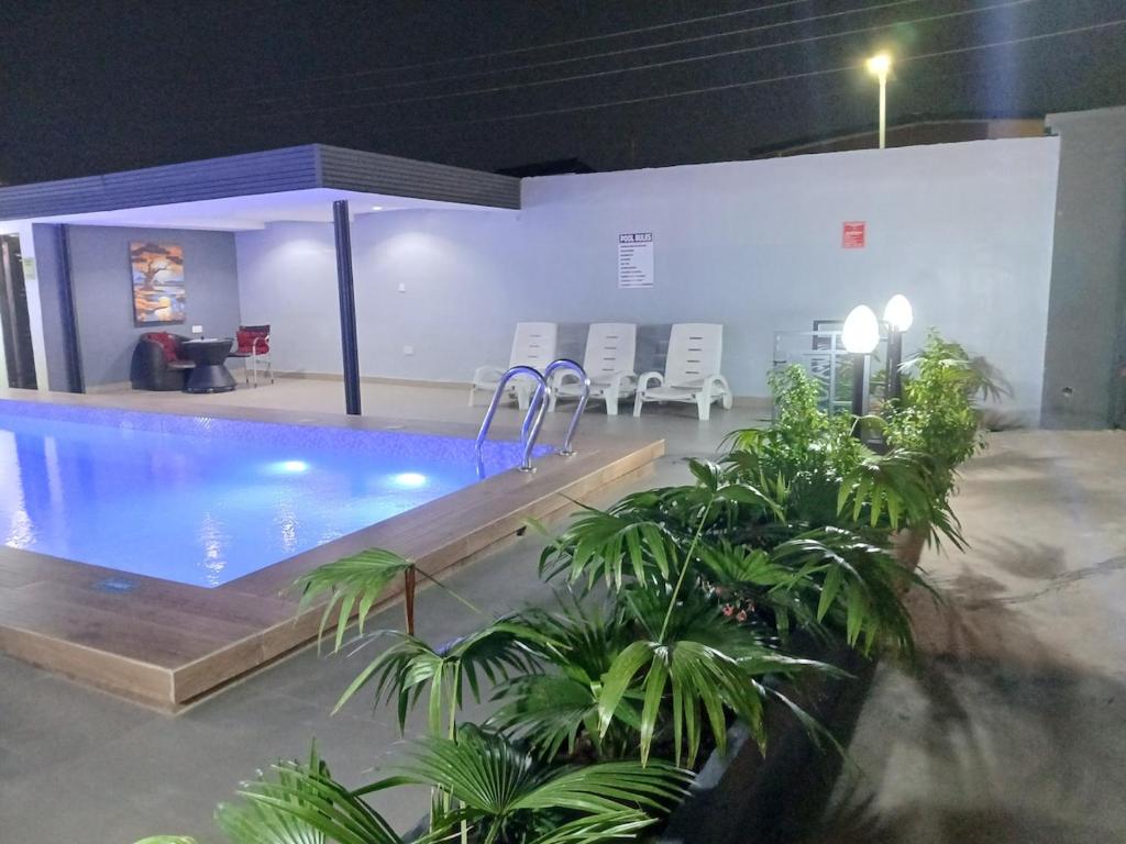 Bazén v ubytování Enchanting Two bedroom Home with Pool nebo v jeho okolí