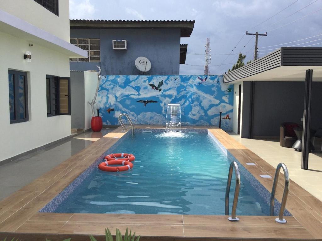 Bazén v ubytování Enchanting Two bedroom Home with Pool nebo v jeho okolí