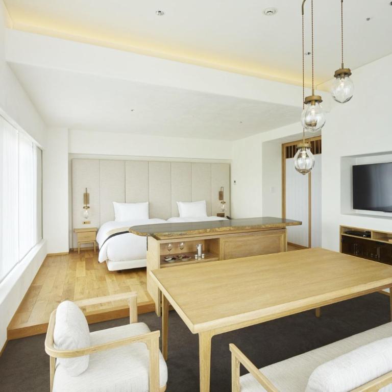 TV a/nebo společenská místnost v ubytování Hotel Atlantiis Suites Near IGI Airport