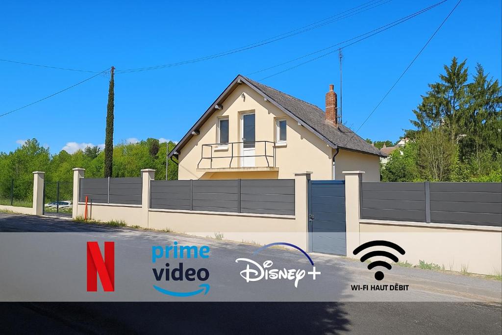 Photo de la galerie de l'établissement Charmant appartement, calme, nature et confort, à Uzerche