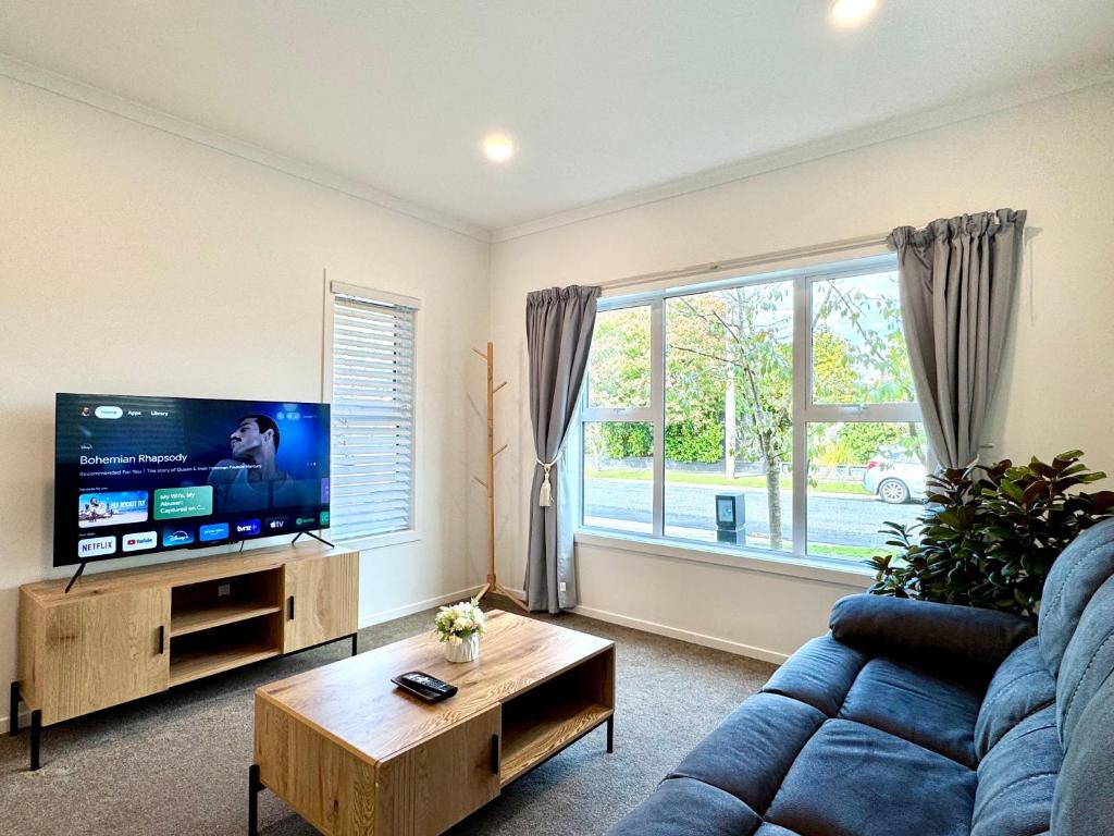 Newly Built 3 BDMs Besides Chartwell Shopping Mall - Resim 6