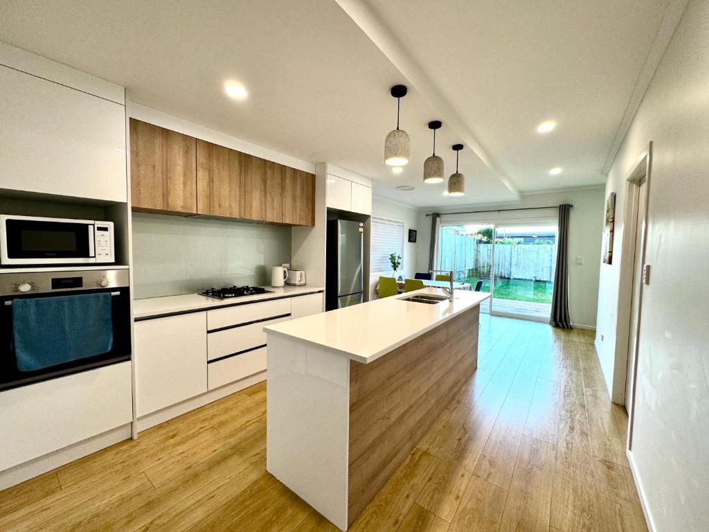 Newly Built 3 BDMs Besides Chartwell Shopping Mall - Resim 3