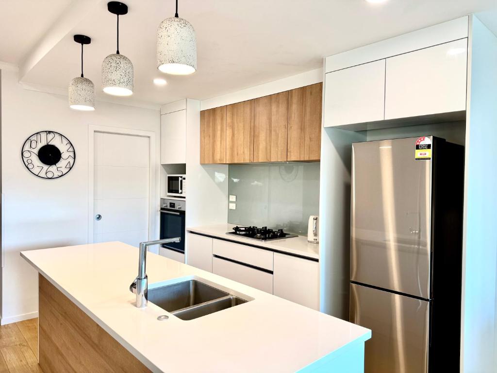 Newly Built 3 BDMs Besides Chartwell Shopping Mall - Resim 1