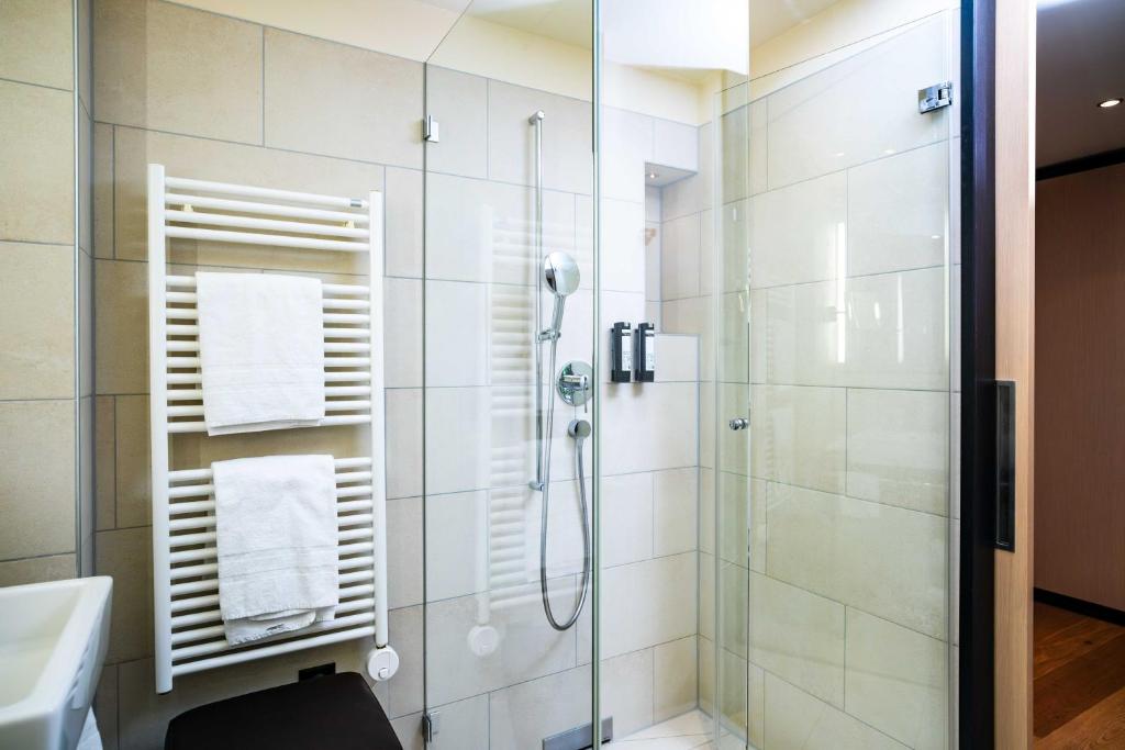 Vannituba majutusasutuses Hotel Seepark Thun