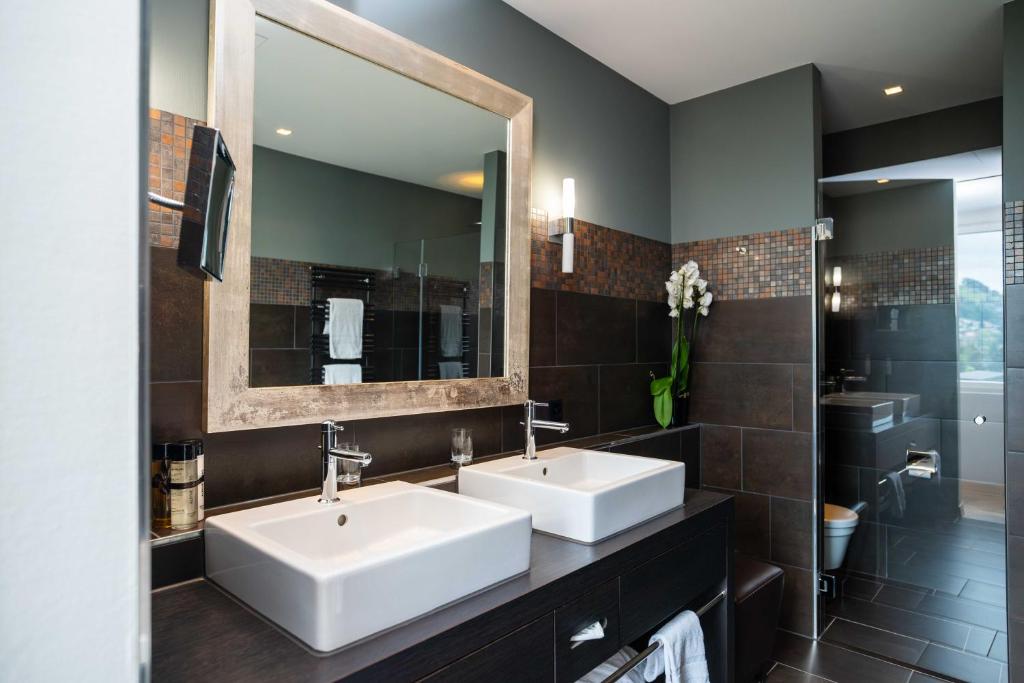 Vannituba majutusasutuses Hotel Seepark Thun