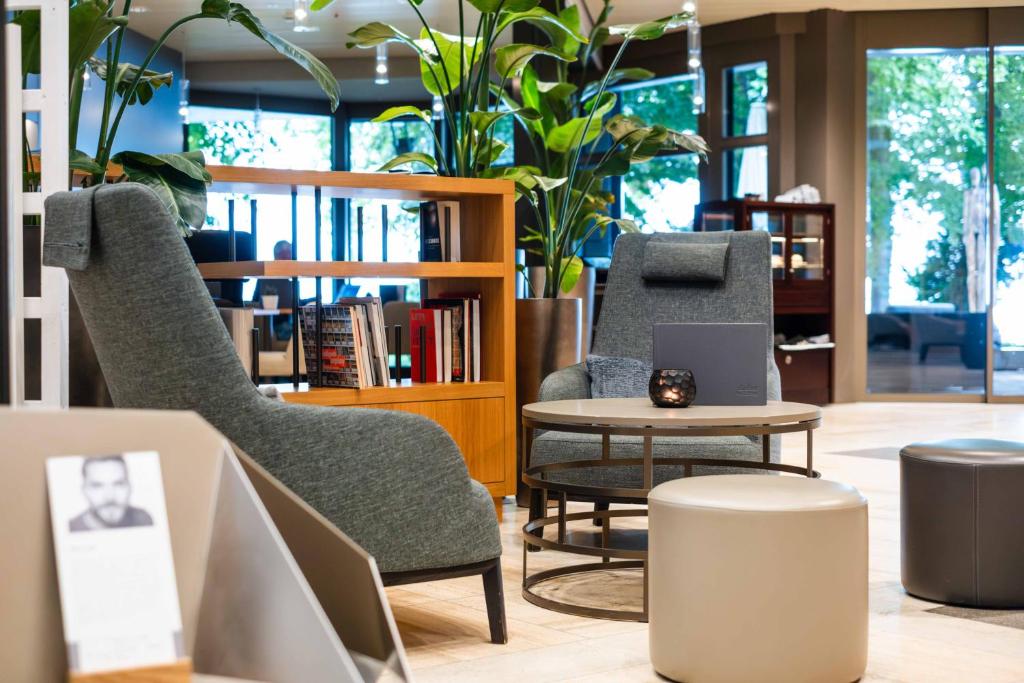Istumisnurk majutusasutuses Hotel Seepark Thun