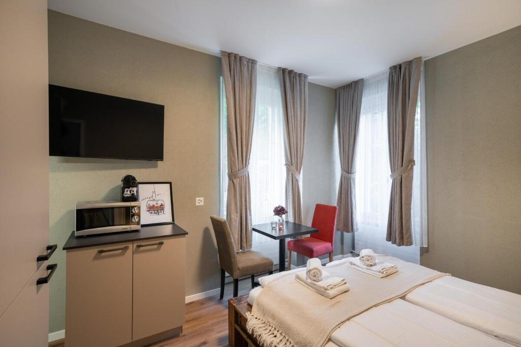 BetweenLakes Studio grd floor east - Resim 1