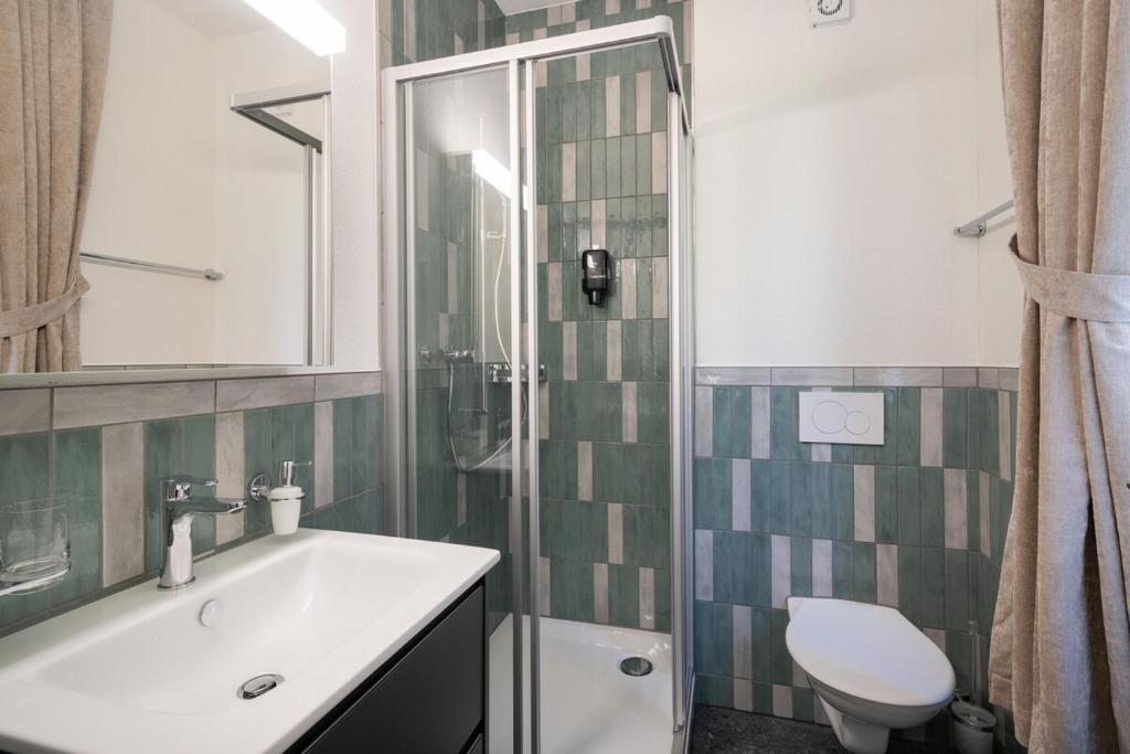 BetweenLakes Studio grd floor east - Resim 7