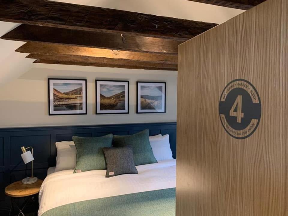 Postel nebo postele na pokoji v ubytování The Balerno Inn