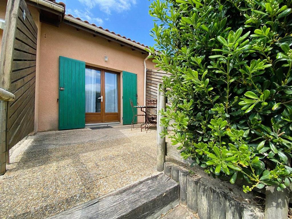 Photo de la galerie de l'établissement Villa patio mitoyenne derrière la dune de la plage du Santocha, à Capbreton