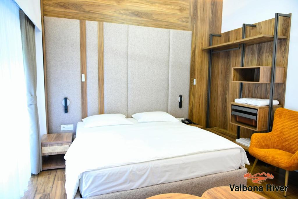 Postel nebo postele na pokoji v ubytování Valbona River Hotel