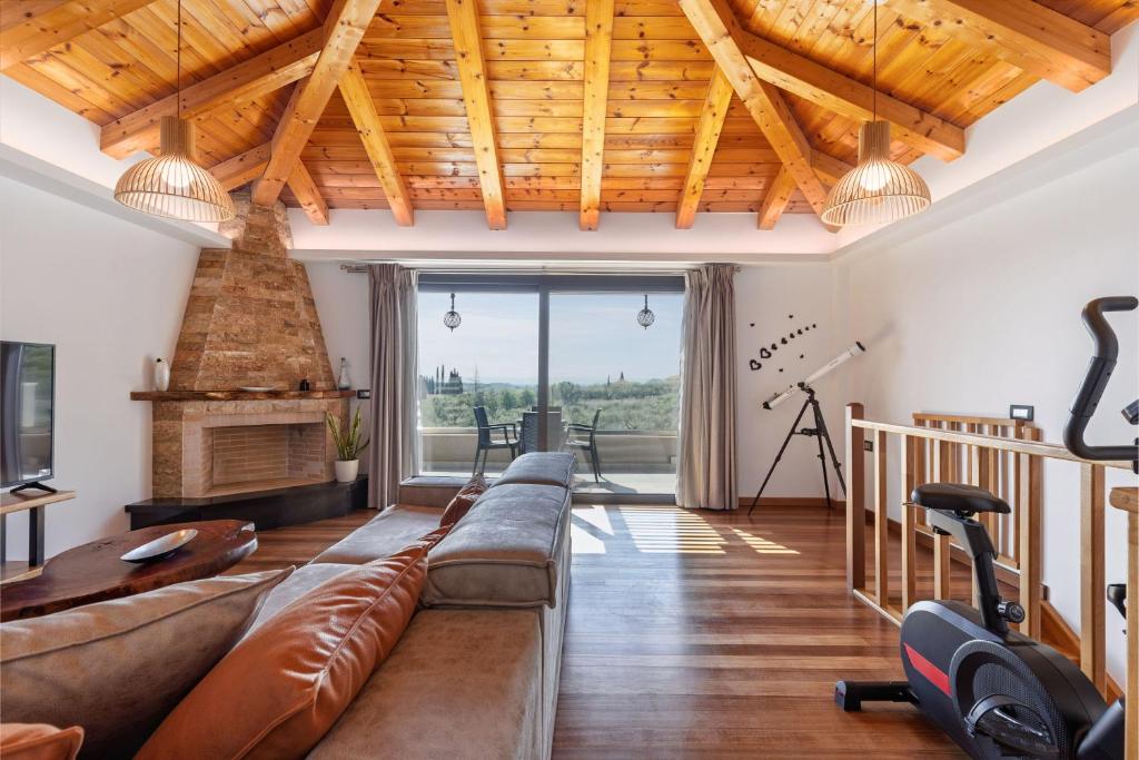 Posezení v ubytování Azor Villas - A hidden gem in countryside, by ZanteWize