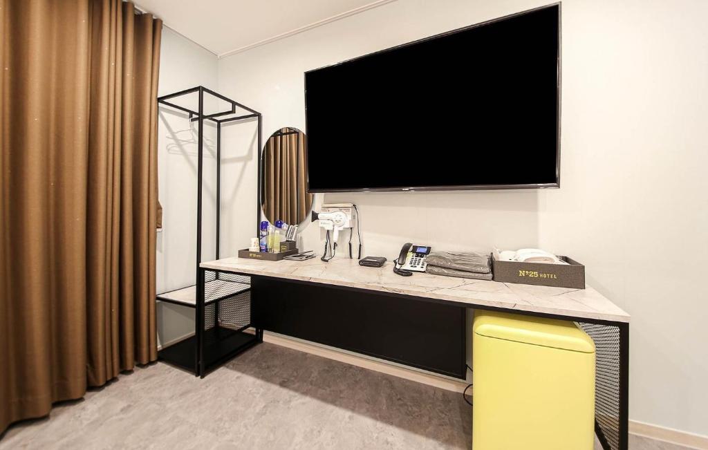 TV a/nebo společenská místnost v ubytování No25 Hotel Mokpo Sangdong