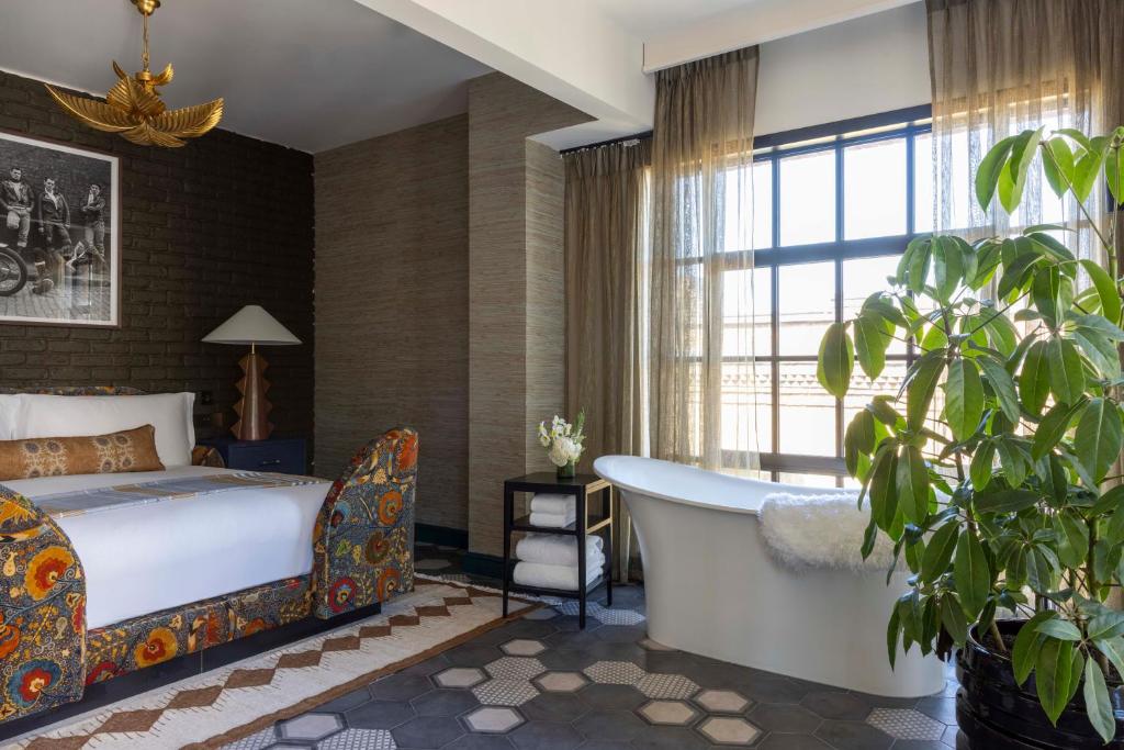 Virgin Hotels London - Shoreditch - Resim 13