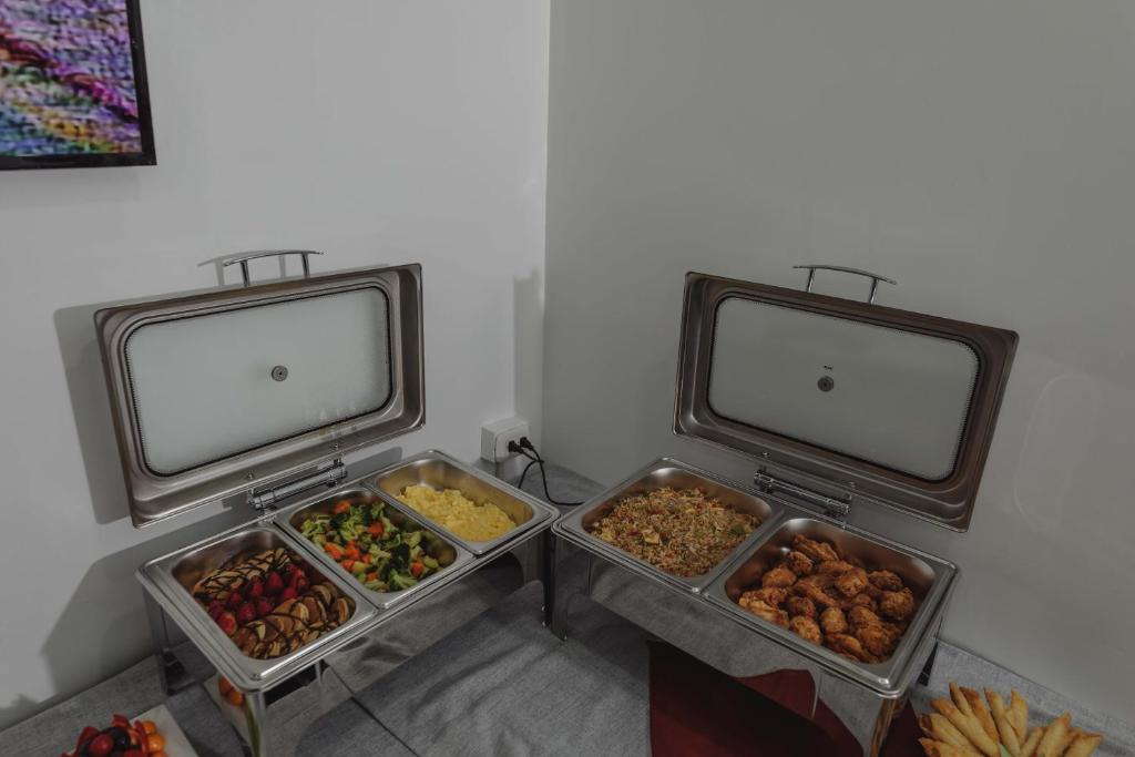 Jídlo v hotelu nebo okolí