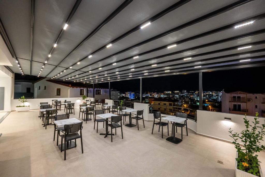 Restaurace v ubytování Monel Hotel