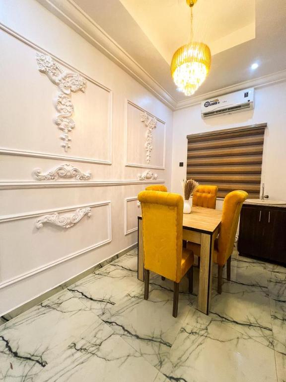 Galería fotográfica de FS Luxury Apartment en Sagamu