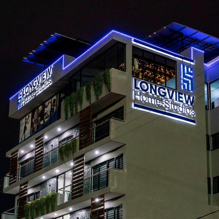 LONGVIEW HOME-STUDIOS