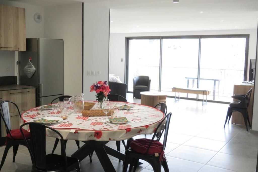 Φωτογραφία από το άλμπουμ του 8-guest apartment in Albiez with large balcony σε Albiez-Montrond