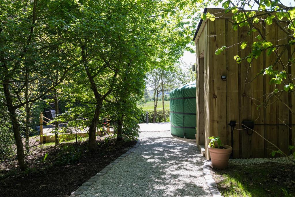 Zahrada ubytování Yurt with Hot Tub near Hartington, Peak District