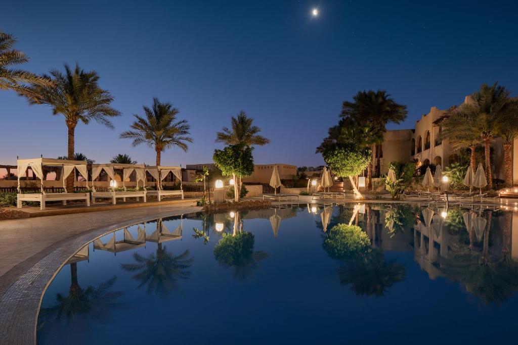 Bazén v ubytování The Grand Hotel Sharm El Sheikh nebo v jeho okolí