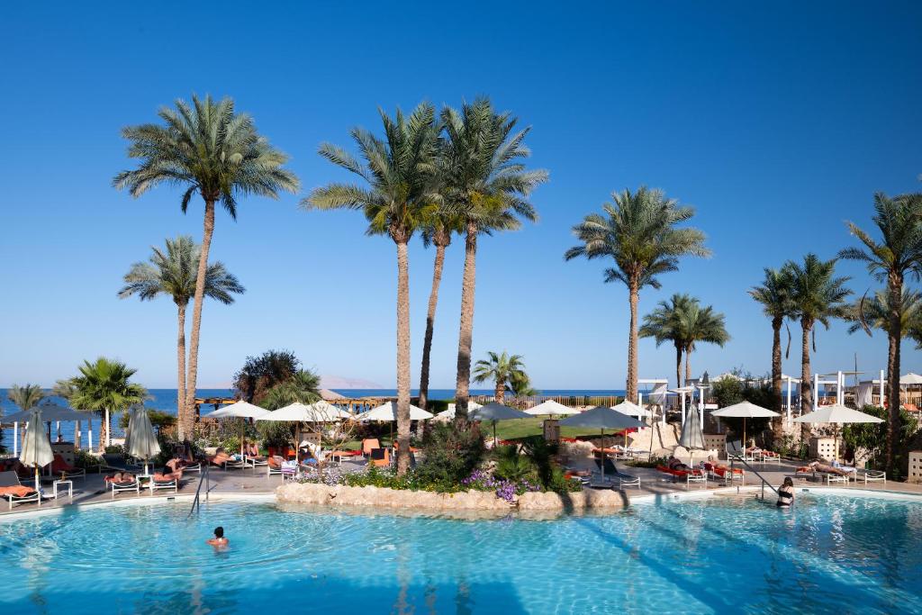 Bazén v ubytování The Grand Hotel Sharm El Sheikh nebo v jeho okolí