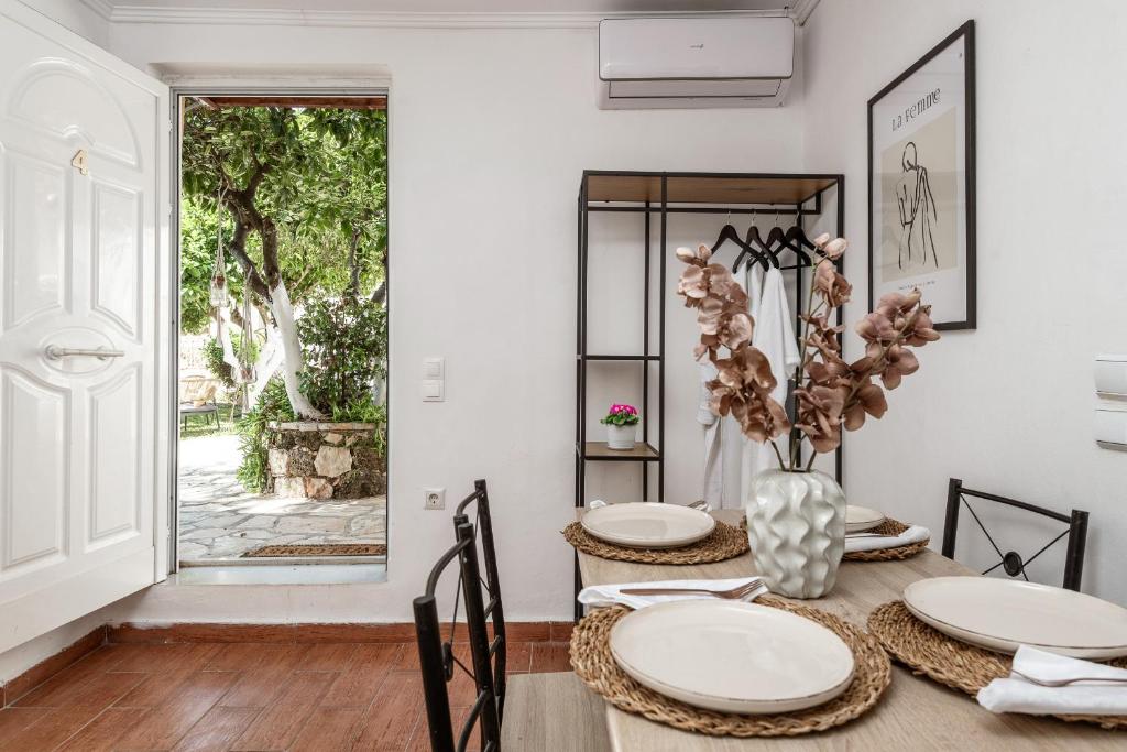 Fotografie z fotogalerie ubytování Alavastros Villa Maisonettes v destinaci Vasilikos