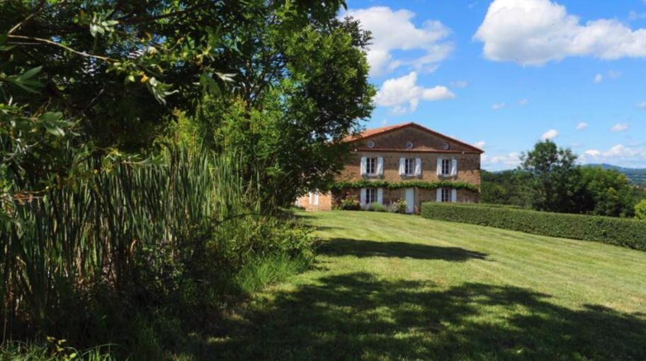Vonkajšia záhrada v ubytovaní Ferme de Jeanleix