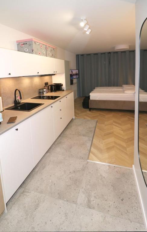 Falcon Apartment Center 4 Metro Świętokrzyska - 9