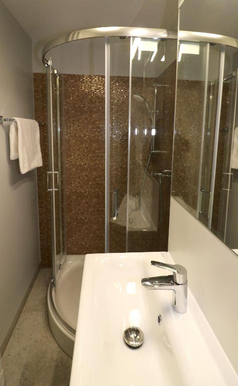 Falcon Apartment Center 4 Metro Świętokrzyska - 10