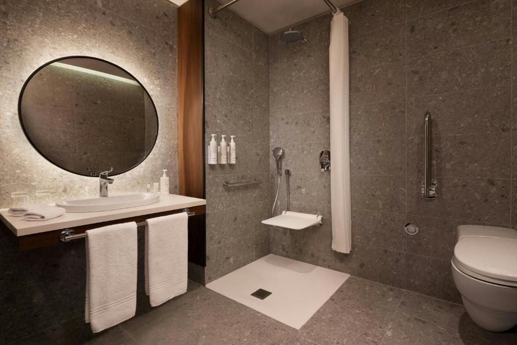Koupelna v ubytování Milan Marriott Hotel