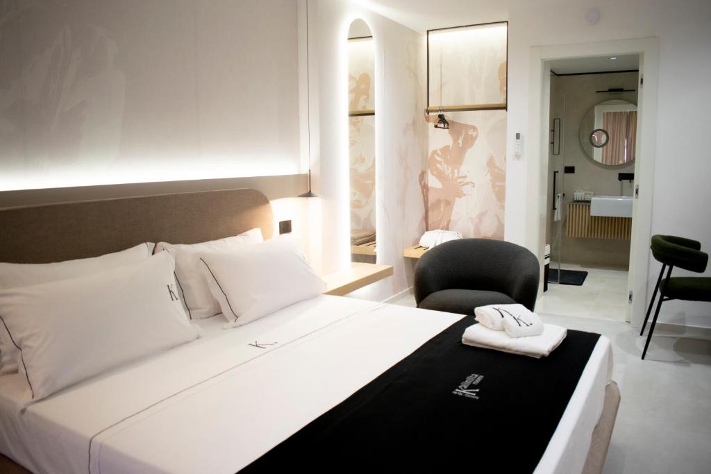 Postel nebo postele na pokoji v ubytování Kalinifta Rooms Luxury Style