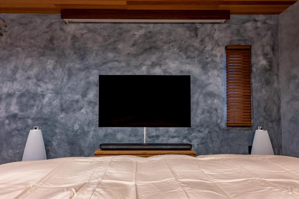 TV a/nebo společenská místnost v ubytování Sky Villa Beppu with Private Onsen-天空の別府邸