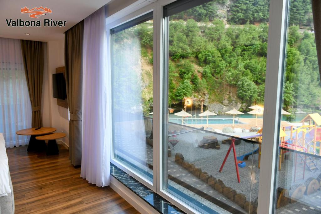 Balkón nebo terasa v ubytování Valbona River Hotel