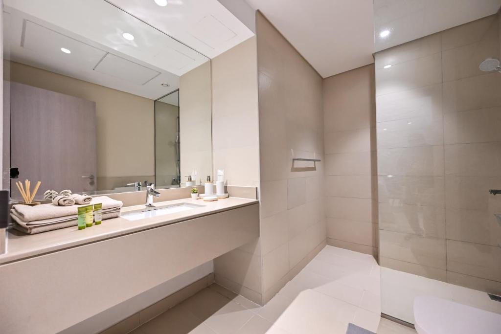 Walk To Mall, Chic Decor 1br! Near Ferrari, F1 - Resim 20