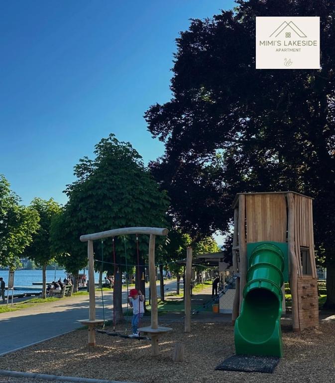 Area giochi per bambini di MIMIs Lakeside Apartment - NEWLY RENOVATED