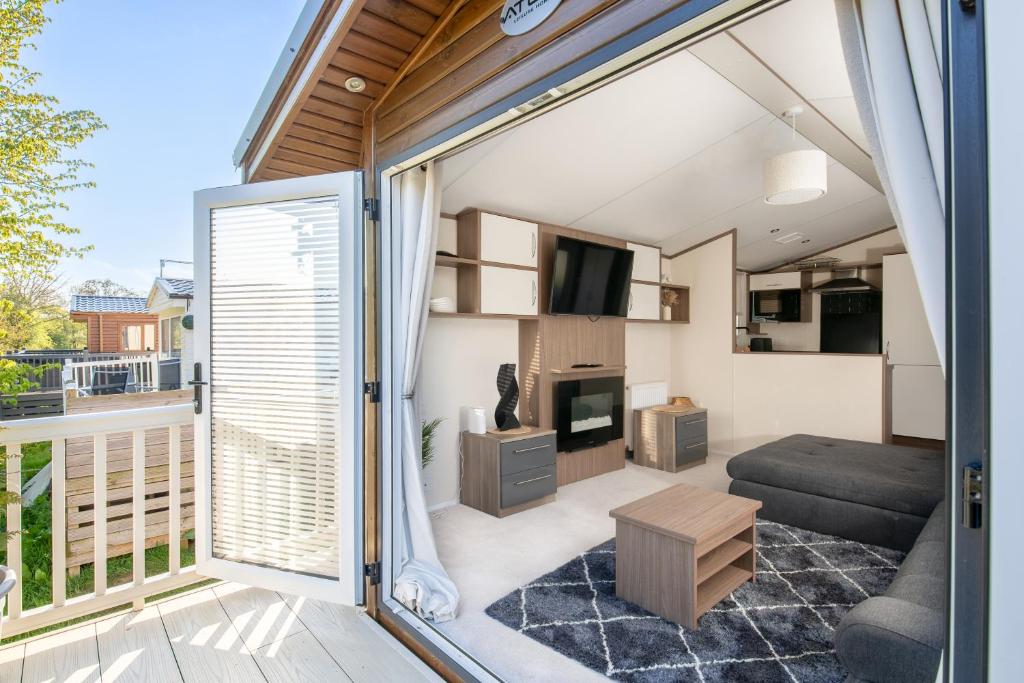 Kuchyň nebo kuchyňský kout v ubytování Bockenfield Park country Lodge with hot tub