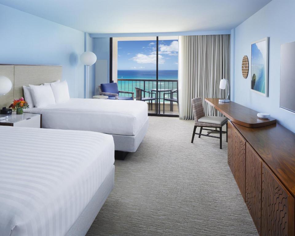 Postel nebo postele na pokoji v ubytování Hyatt Regency Waikiki Beach Resort & Spa