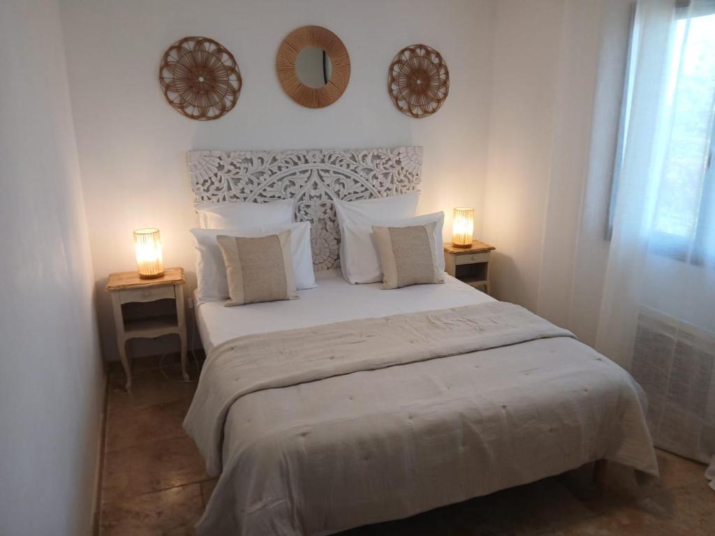 Posteľ alebo postele v izbe v ubytovaní villa 4 étoiles avec piscine et pool house