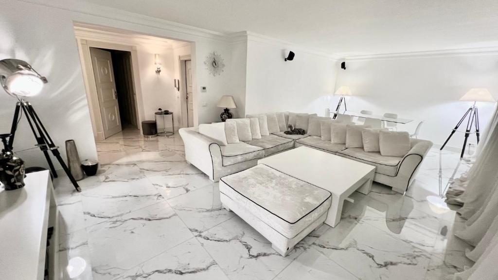 Photo inspiration: Picture Idea: Luxury Sea View Penthouse Monaco Border 150M2 Parking Beausoleil