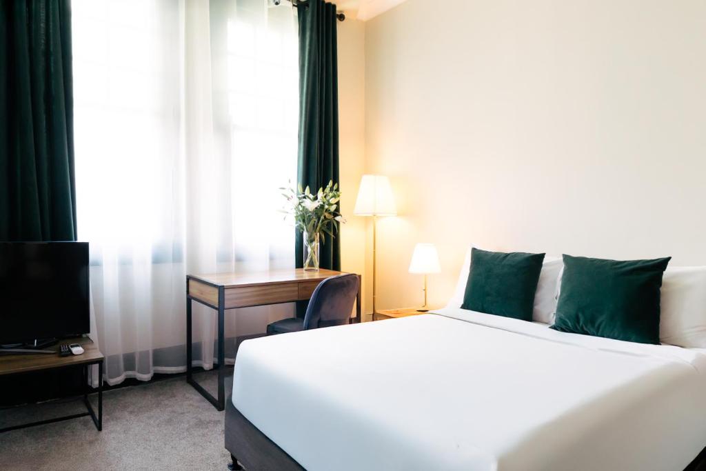 
Standard Family Room
