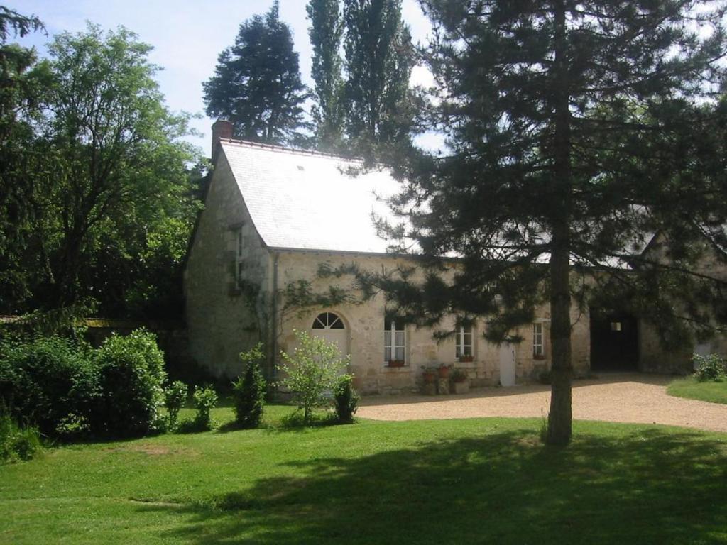 Κήπος έξω από το Gîte enchanteur 4 km de Chinon avec jardin privé, cheminée, salle de jeux et équipements bébé inclus - FR-1-381-188
