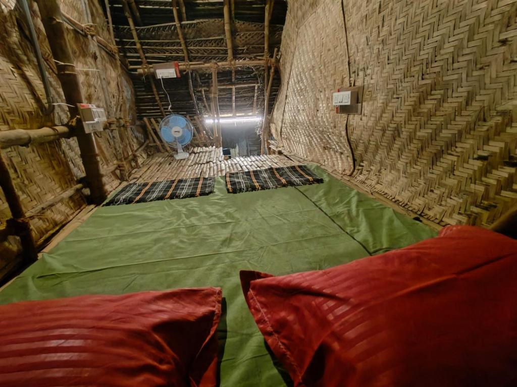 Posezení v ubytování Bixby Hostel Pondicherry, Auroville road